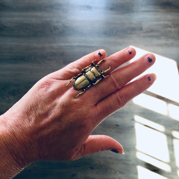 Goldtone egyptian scarab beetle bug ring - Picture 6 of 6